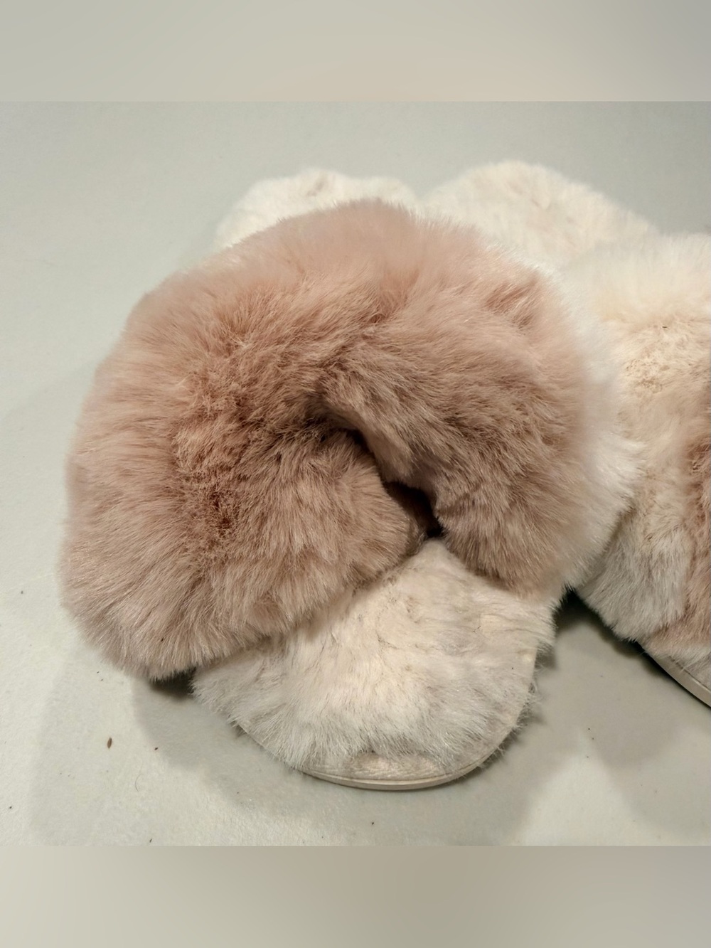 SHIRALEAH | ladies cross-band slippers. Size: L/XL 9-11. - Picture 3 of 12